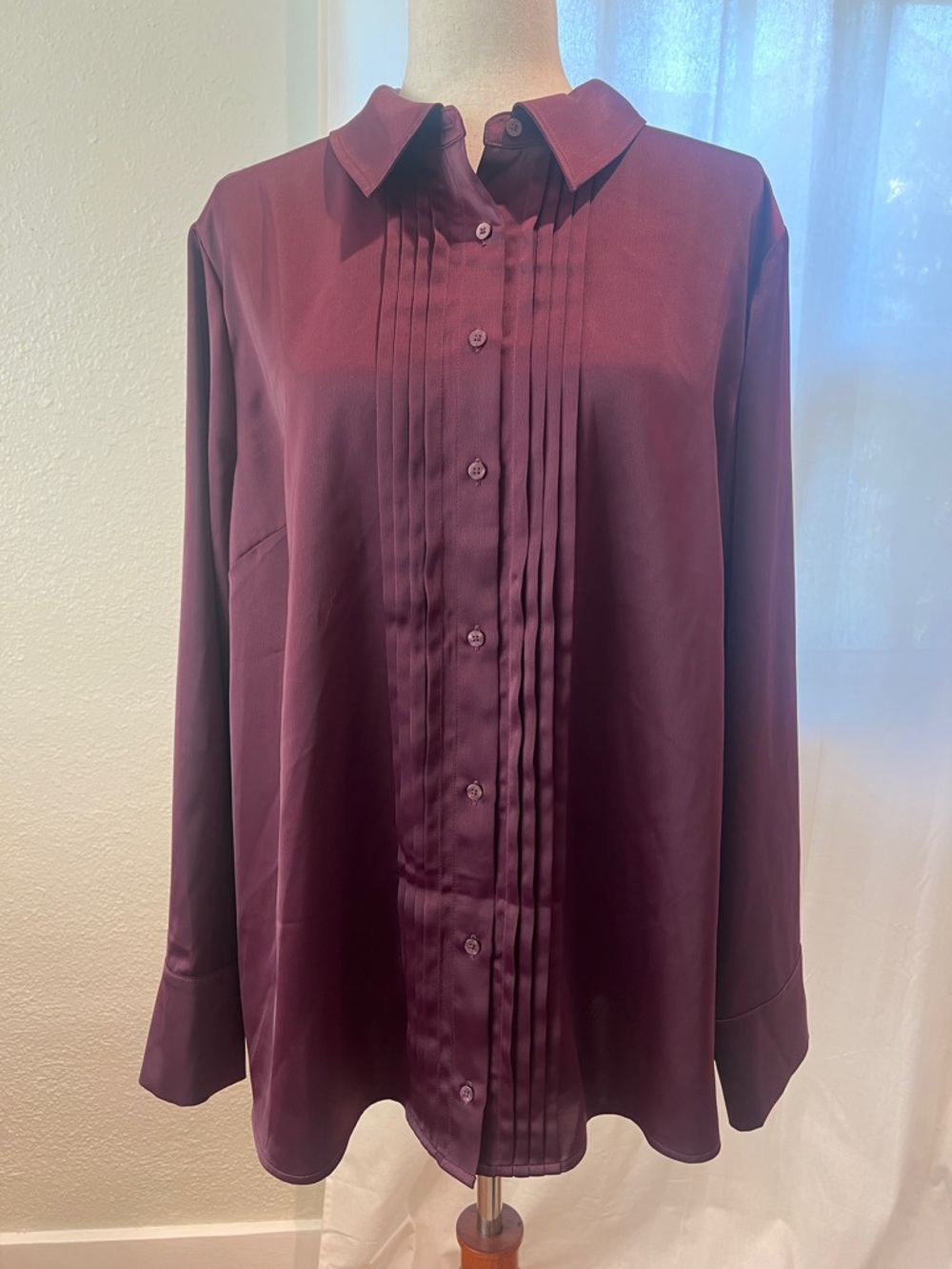 Beautiful by Lawrence Zarian Button-Down Silky Pleated Front Shirt. 1X. NWOT